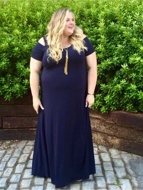PLUS SIZE MAXI GOWN